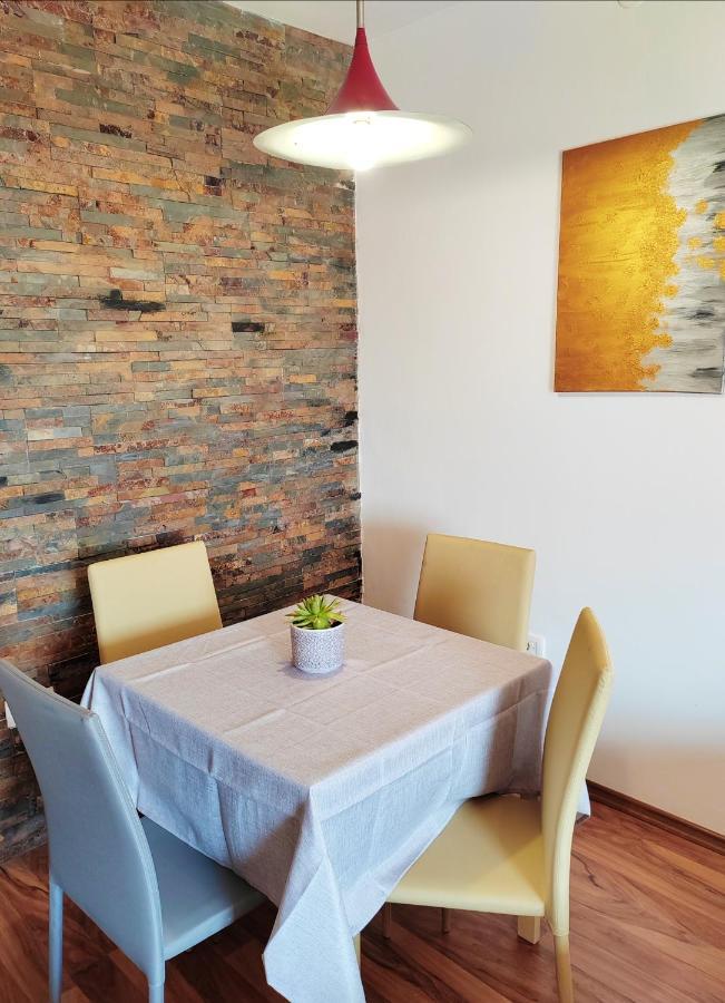 Soncni Apartma Lägenhet Ankaran Exteriör bild