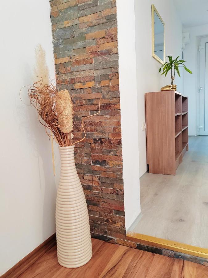 Soncni Apartma Lägenhet Ankaran Exteriör bild