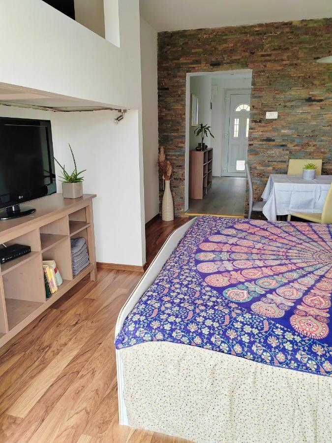 Soncni Apartma Lägenhet Ankaran Exteriör bild
